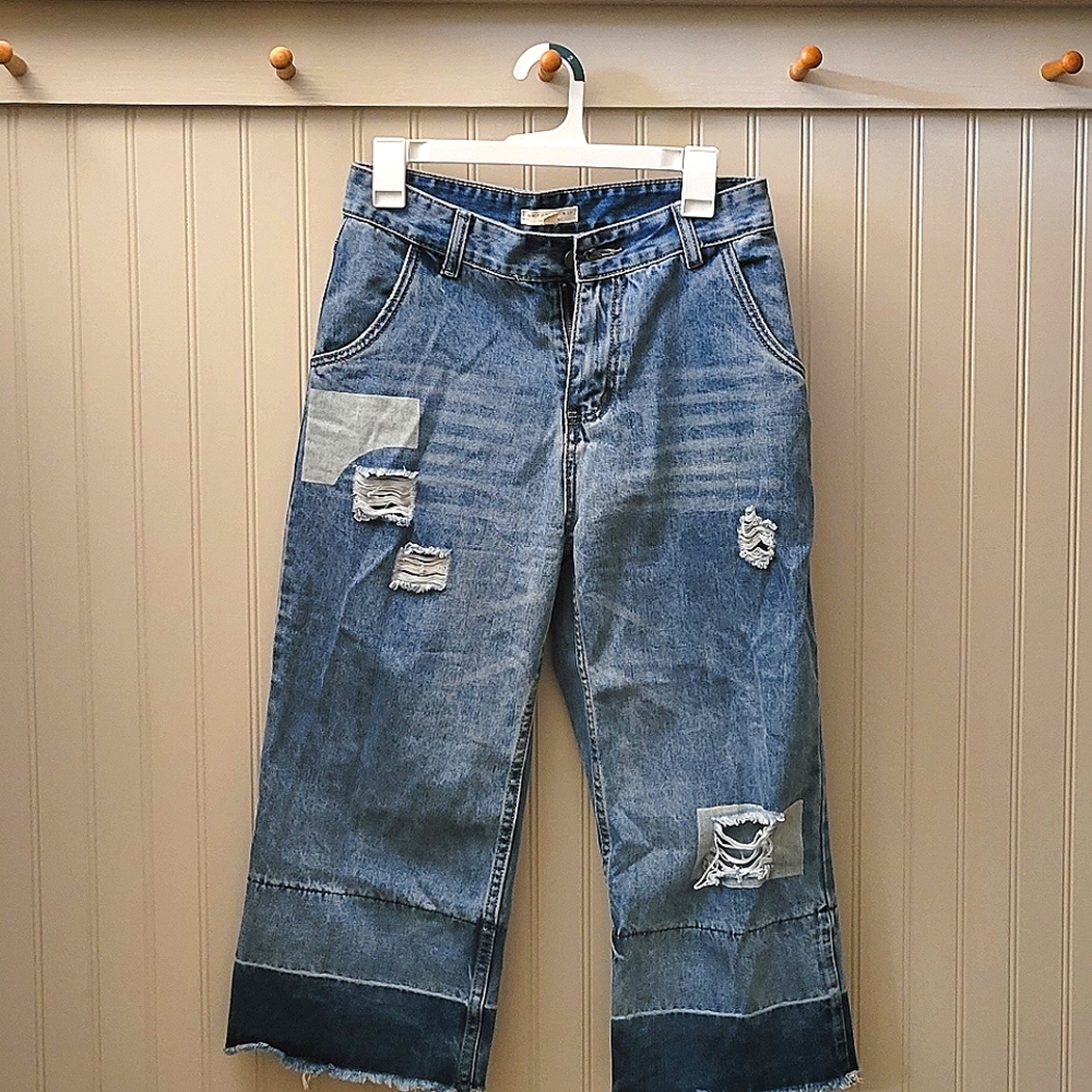 Current Air Frayed wide leg cropped jeans with released hem size 28